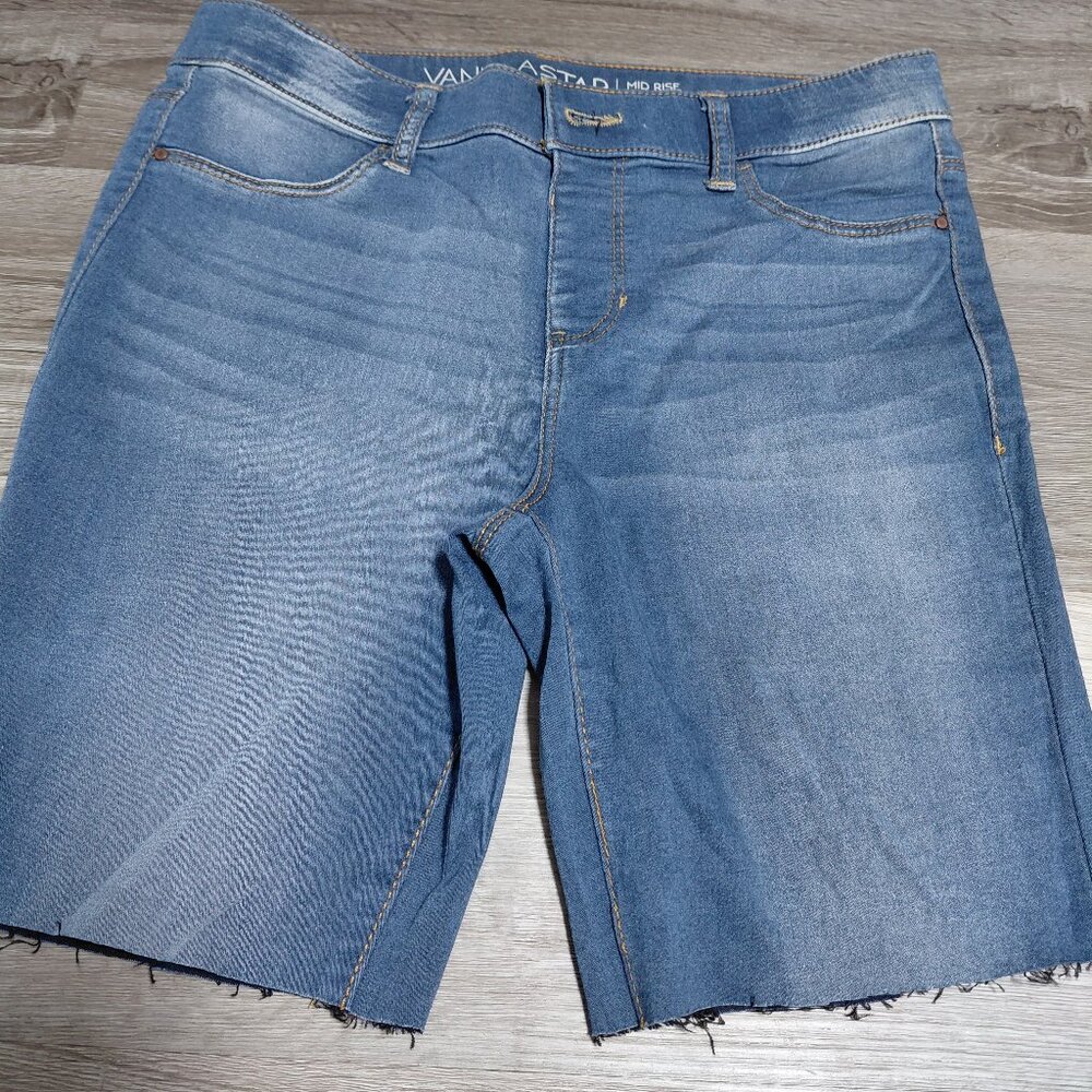Vanilla Star Mid Rise Jegging Denim Short Size 7